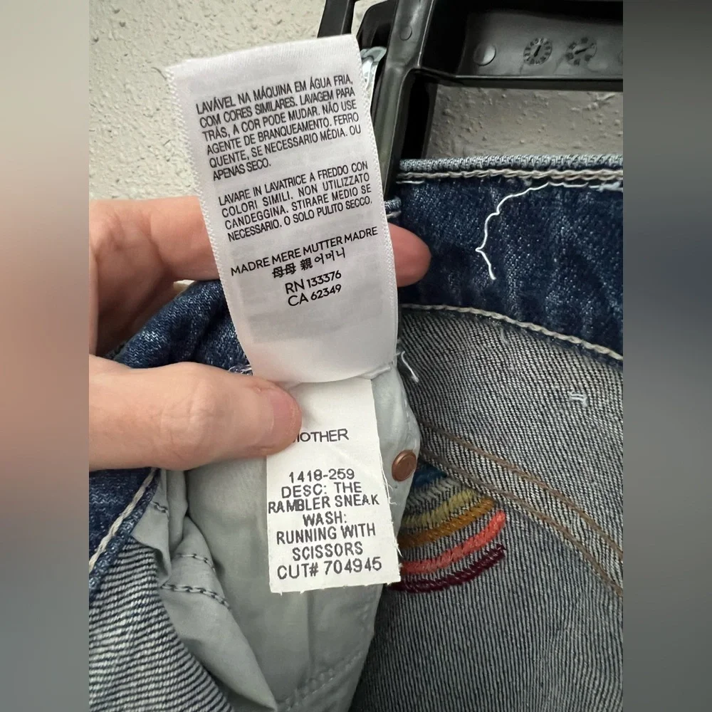 Mother The Rambler Sneak Embroidered Jeans in Running With Scissors Size 24 New - Picture 6 of 15